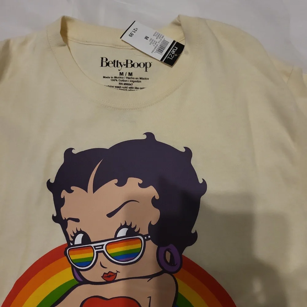 Betty Boop Pride Queen TEE shirt - Picture 3 of 4